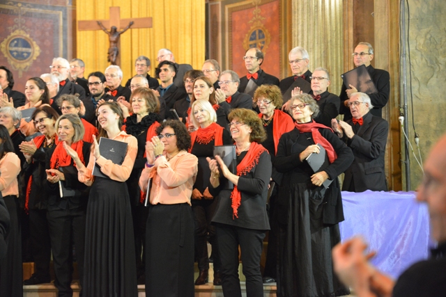 13 st nicolas les choristes fiers et heureux
